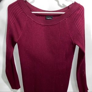 Maroon sweater